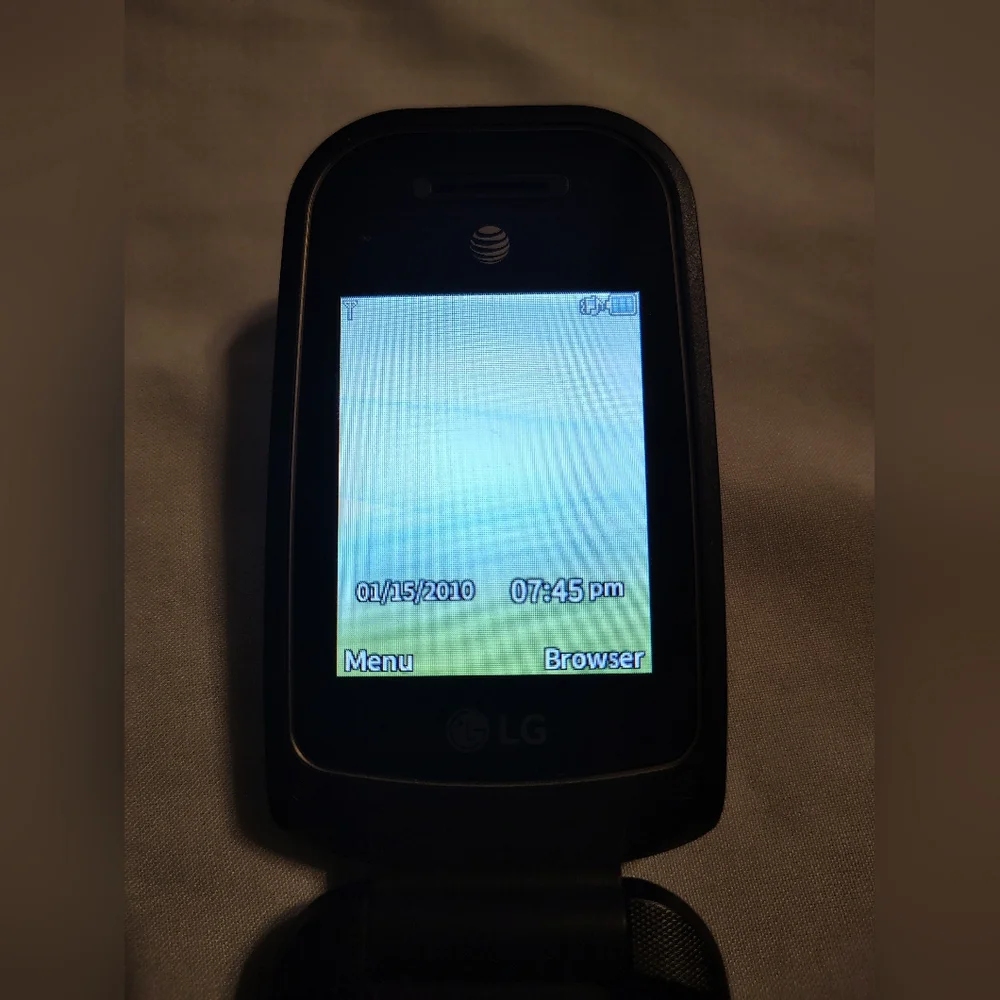 LG True B470 Black and Gray Cellular Flip Phone Like New Working Condition